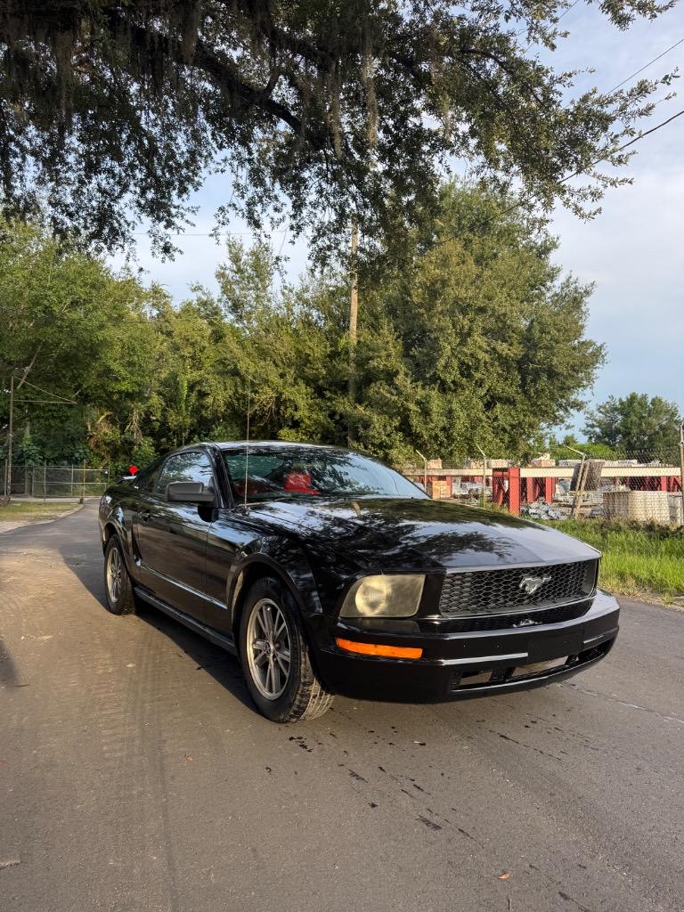 2005 Ford Mustang Premium