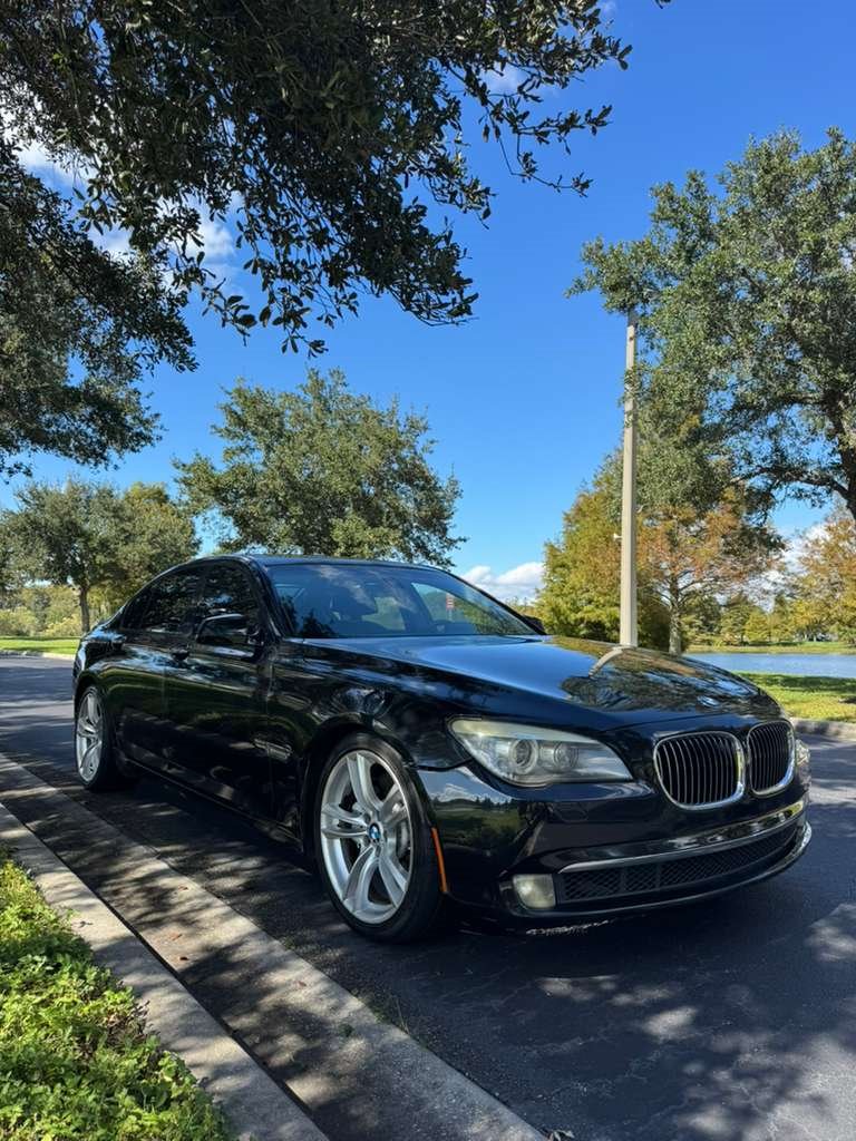 2009 BMW 7 Series 750i's photo