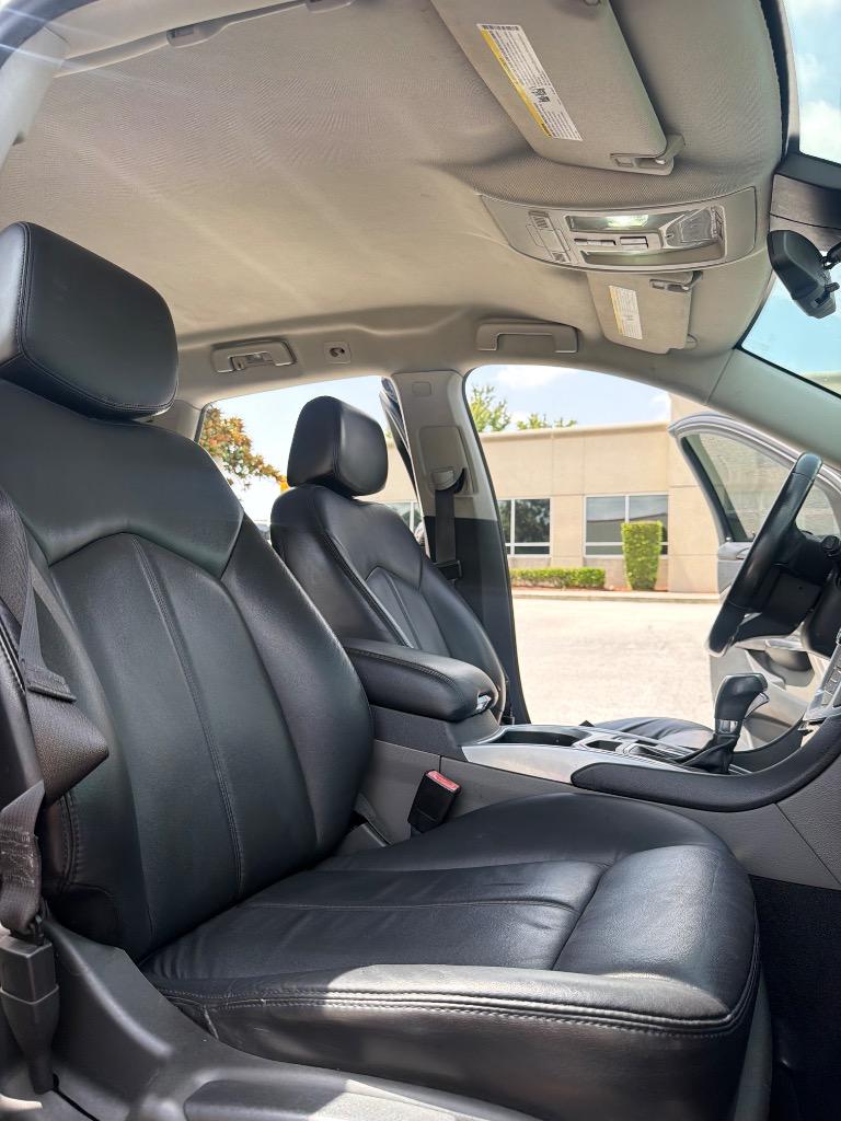 2011 Cadillac SRX Base - Photo 9