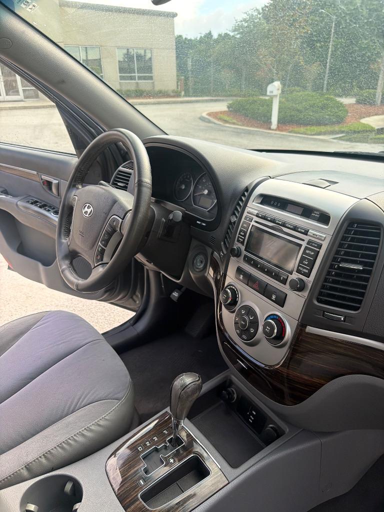 2010 Hyundai Santa Fe SE - Photo 9